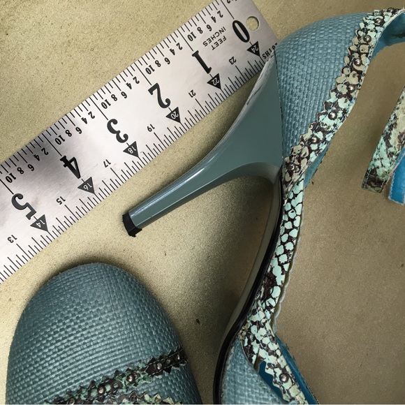 Toe in/heel in open foot sandals in gorgeous light teal blue with detail. - Picture 2 of 7
